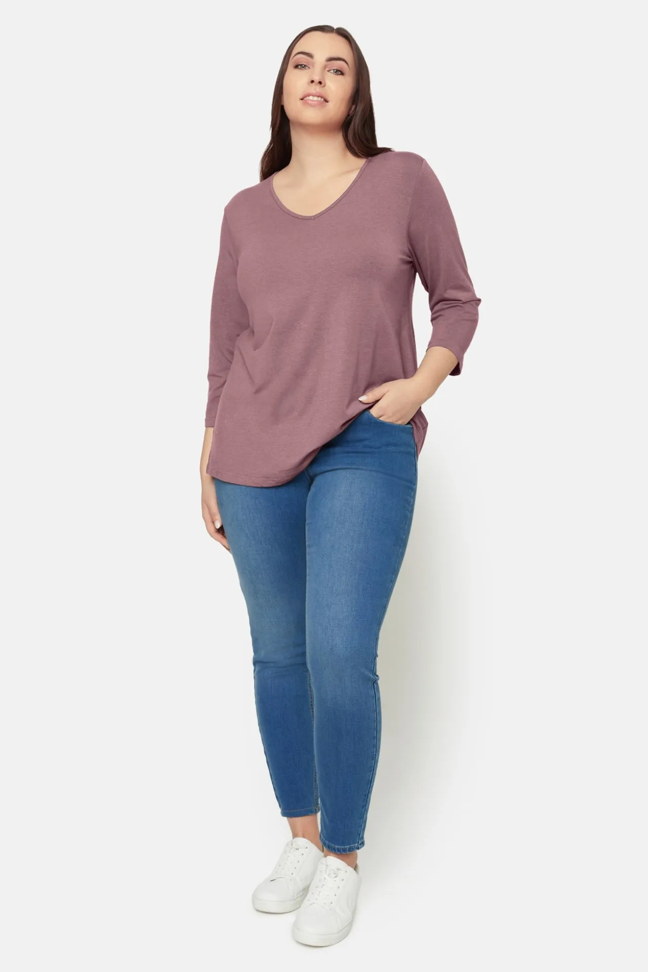 basis_tshirt_i_afacon_med_2-7.webp Basis T-shirt I A-facon Med 3/4 ærmer - Gammel rosa