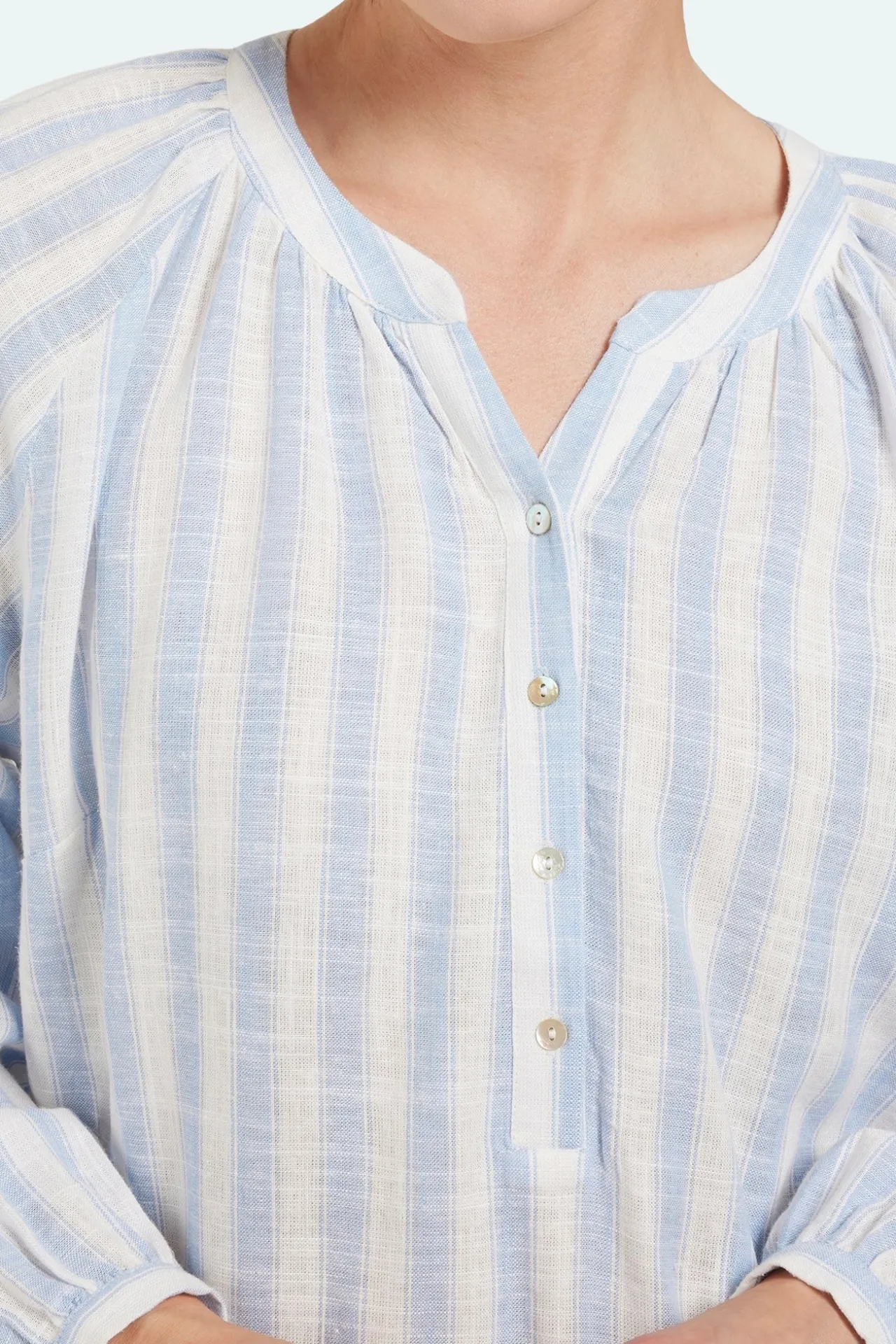 bluse__lys_bl__stribet_2.webp Bluse - Lys Blå - Stribet