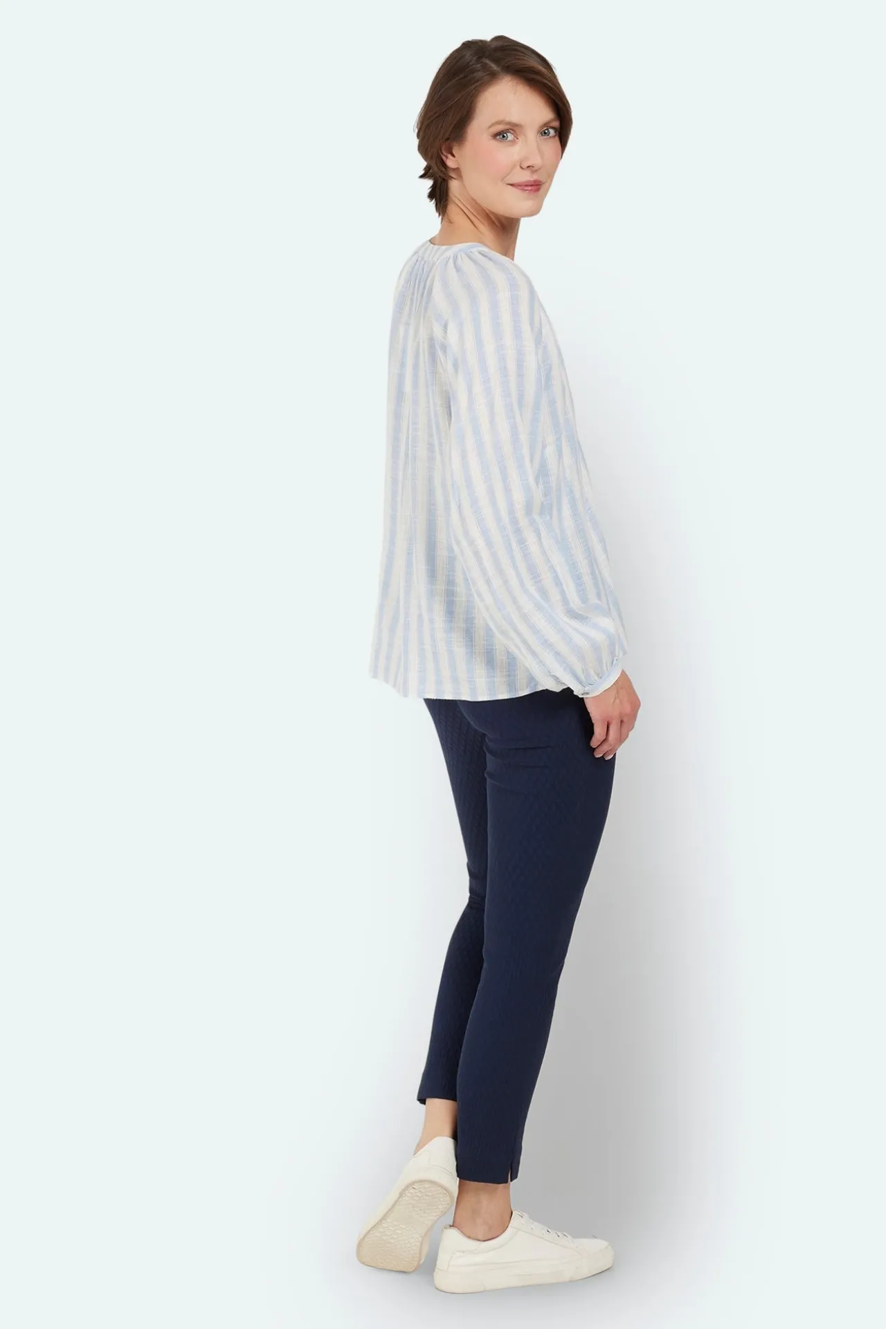 bluse__lys_bl__stribet_3.webp Bluse - Lys Blå - Stribet