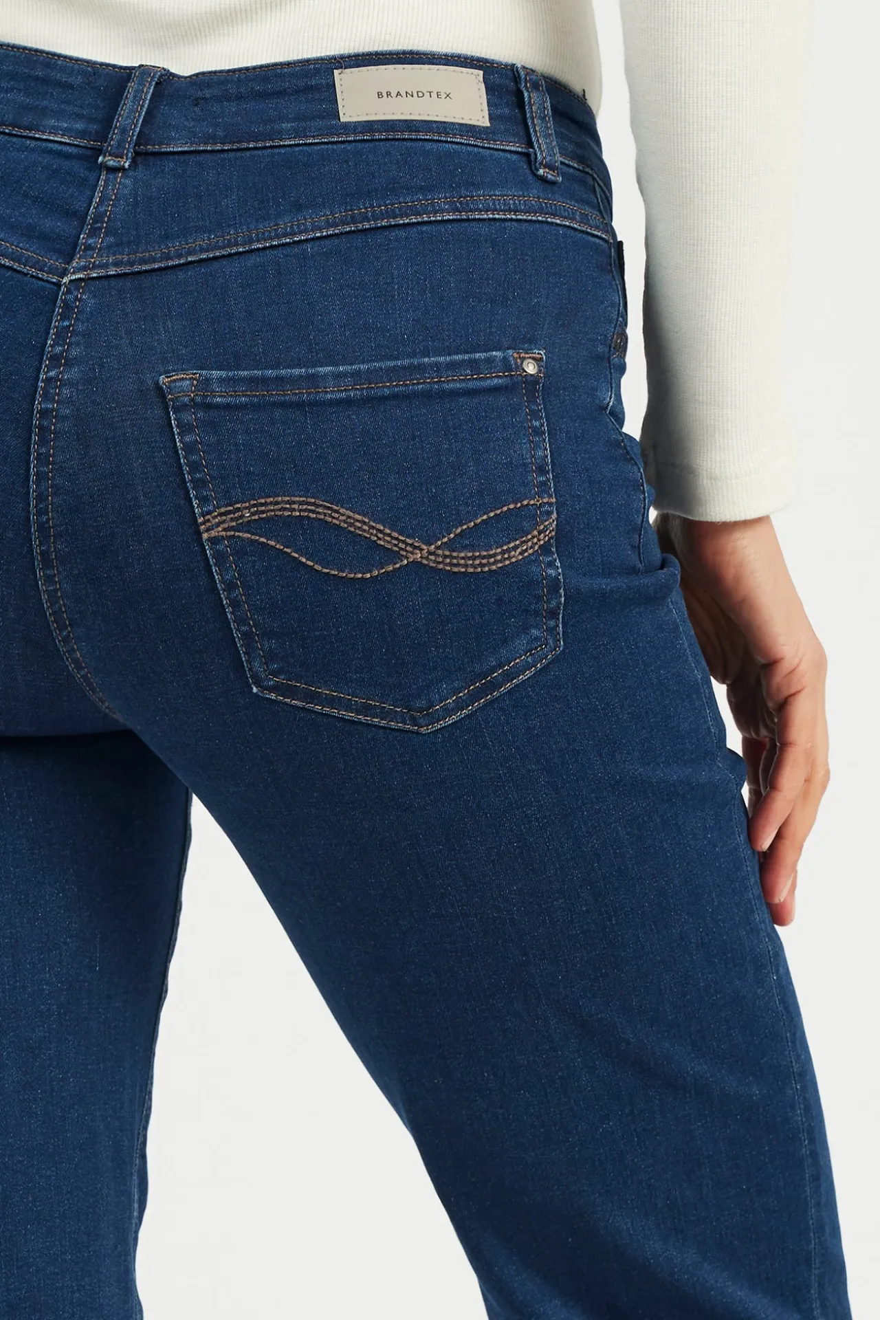 ingrid_jeans__dark_blue_d_3.webp Ingrid Jeans - Dark blue denim - Straight fit, Wide Leg