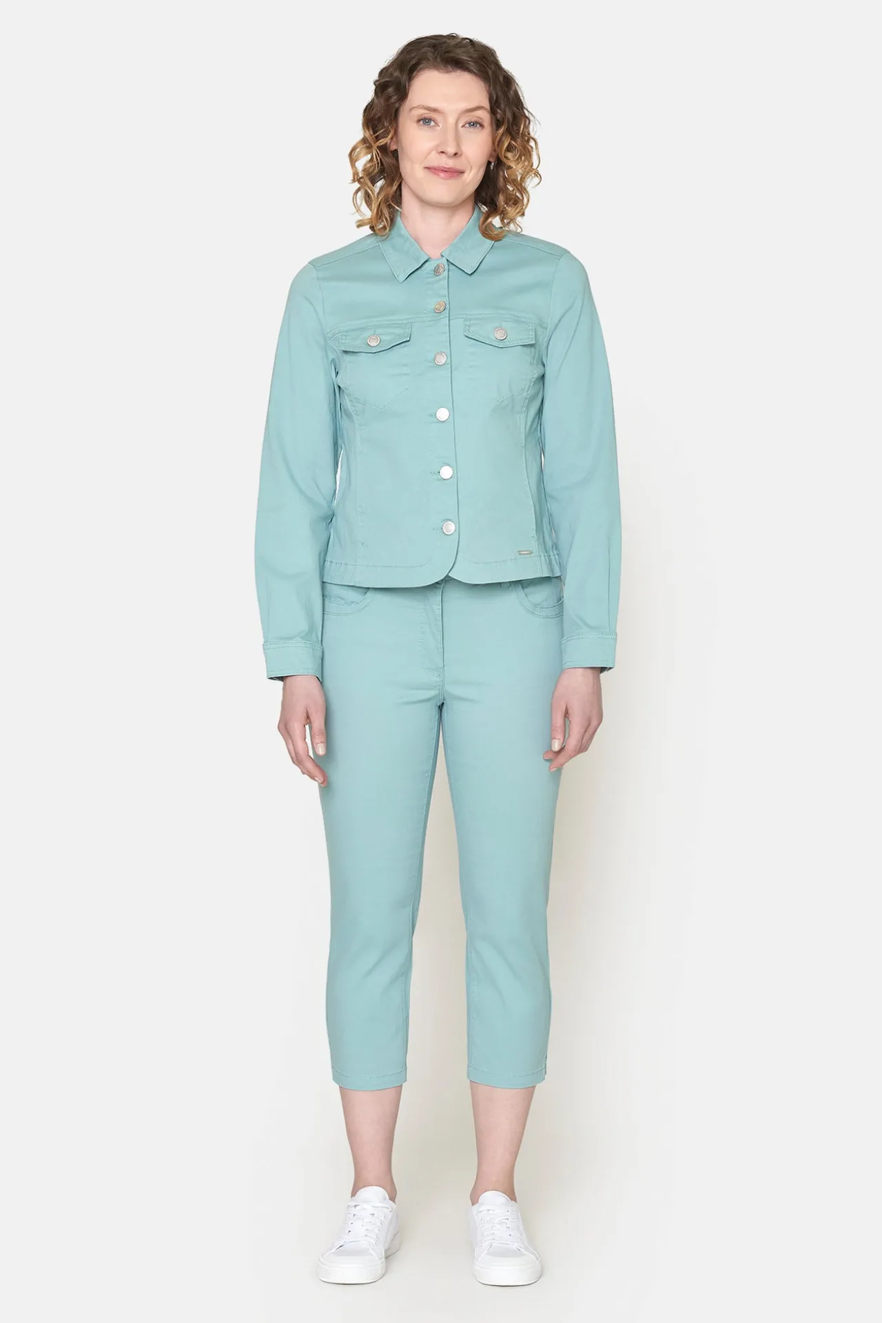 madelaine_capri_bukser__s_2.webp Madelaine Capri Bukser - Sea Green - Straight fit