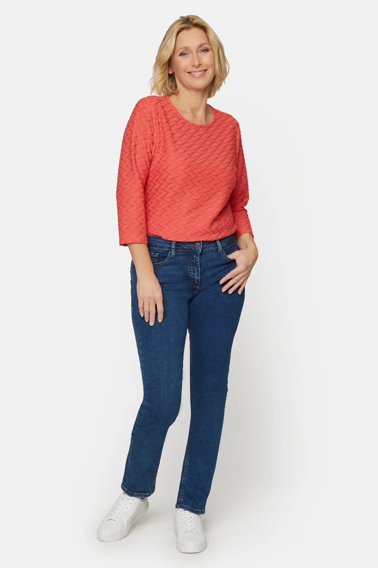 madelaine_jeans__blue_den_2.webp Madelaine Jeans - Blue denim - Straight fit