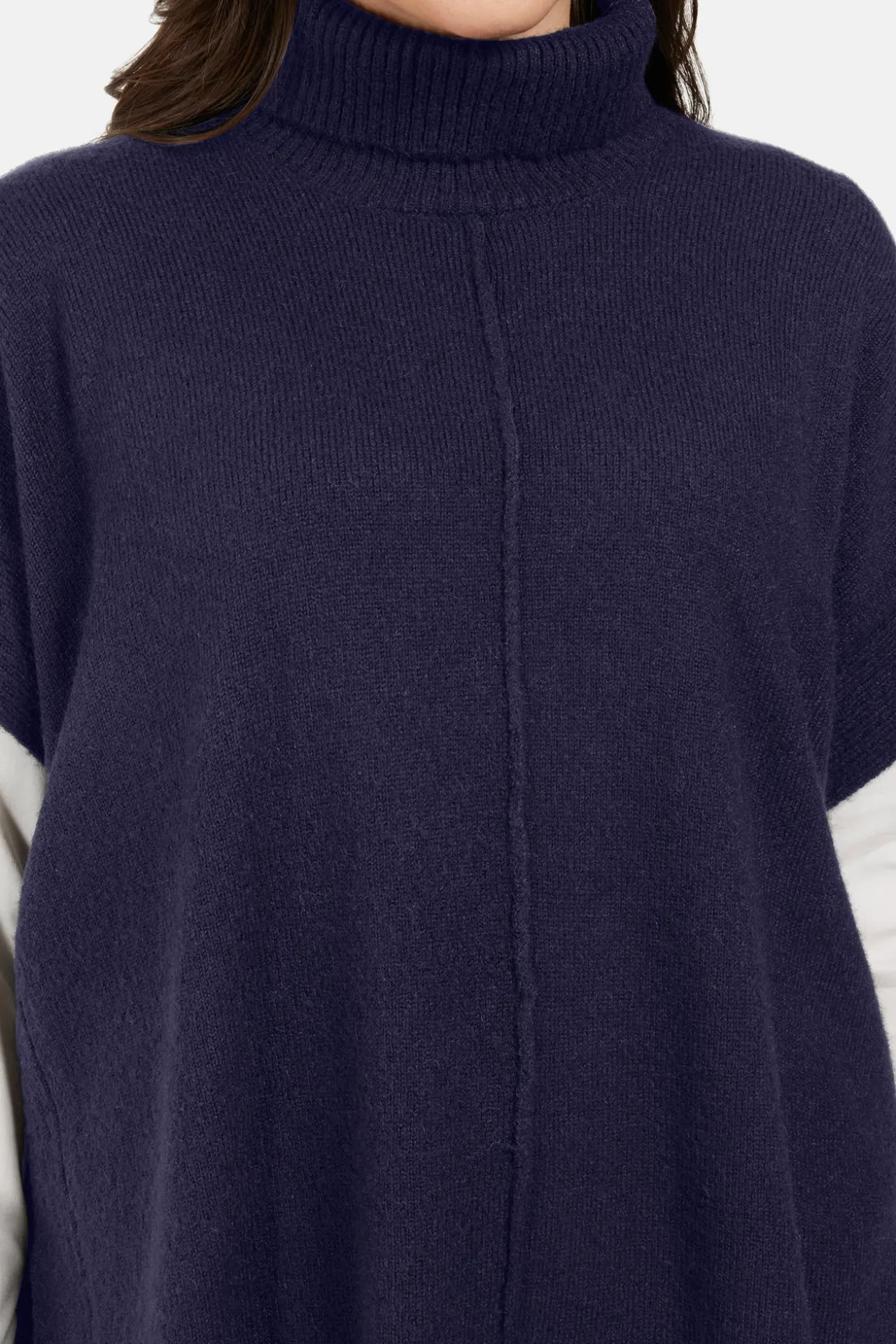 poncho__navy_2.webp Poncho - Navy