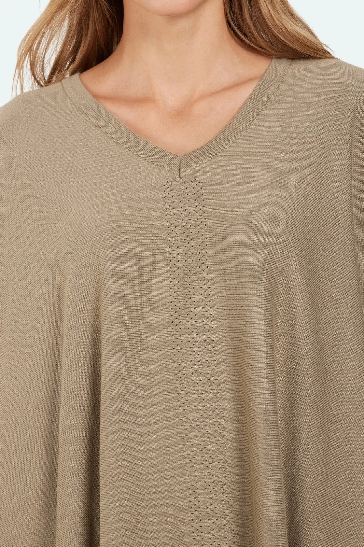 poncho__nomad_1.webp Poncho - Nomad