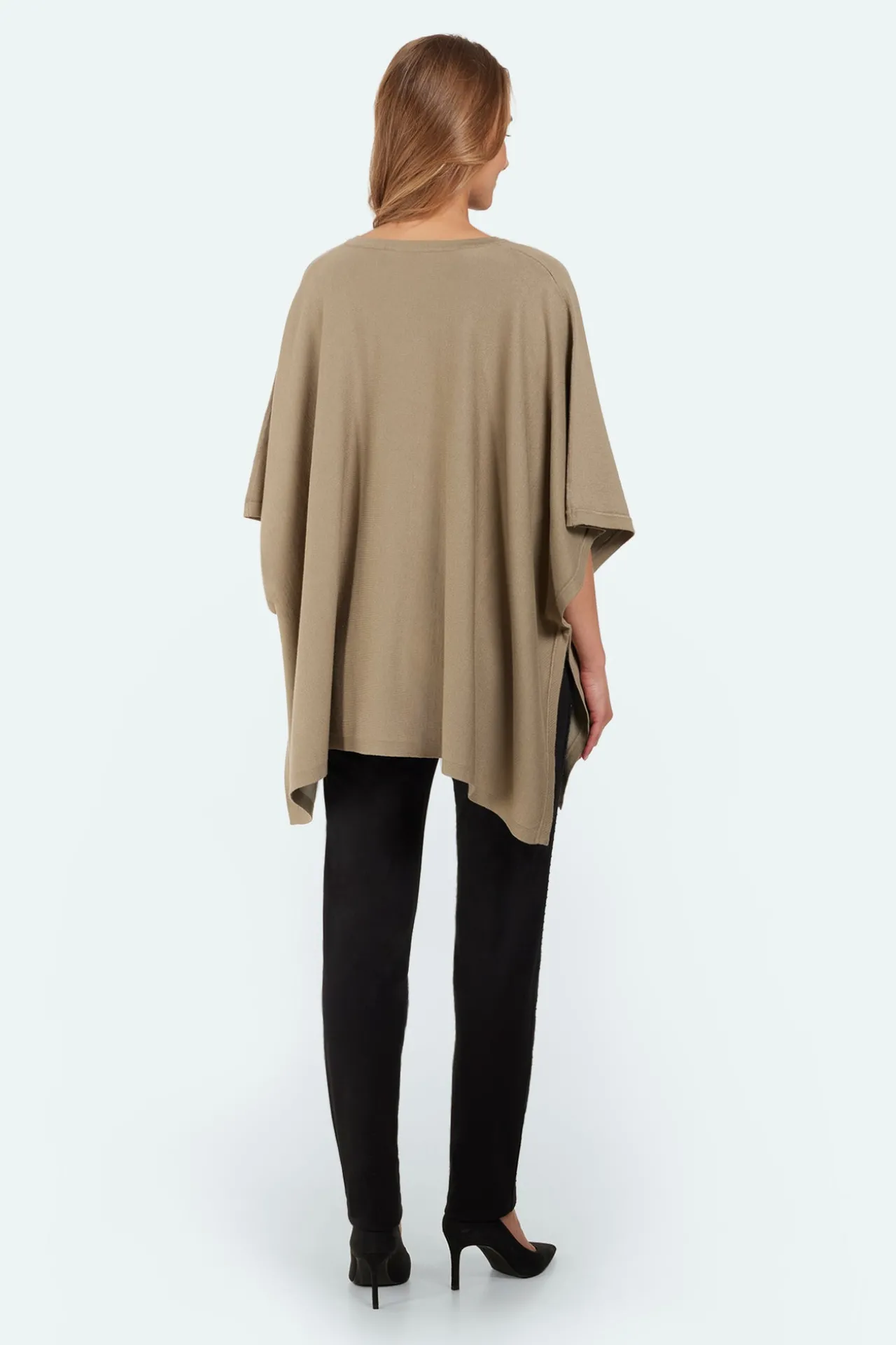 poncho__nomad_3.webp Poncho - Nomad