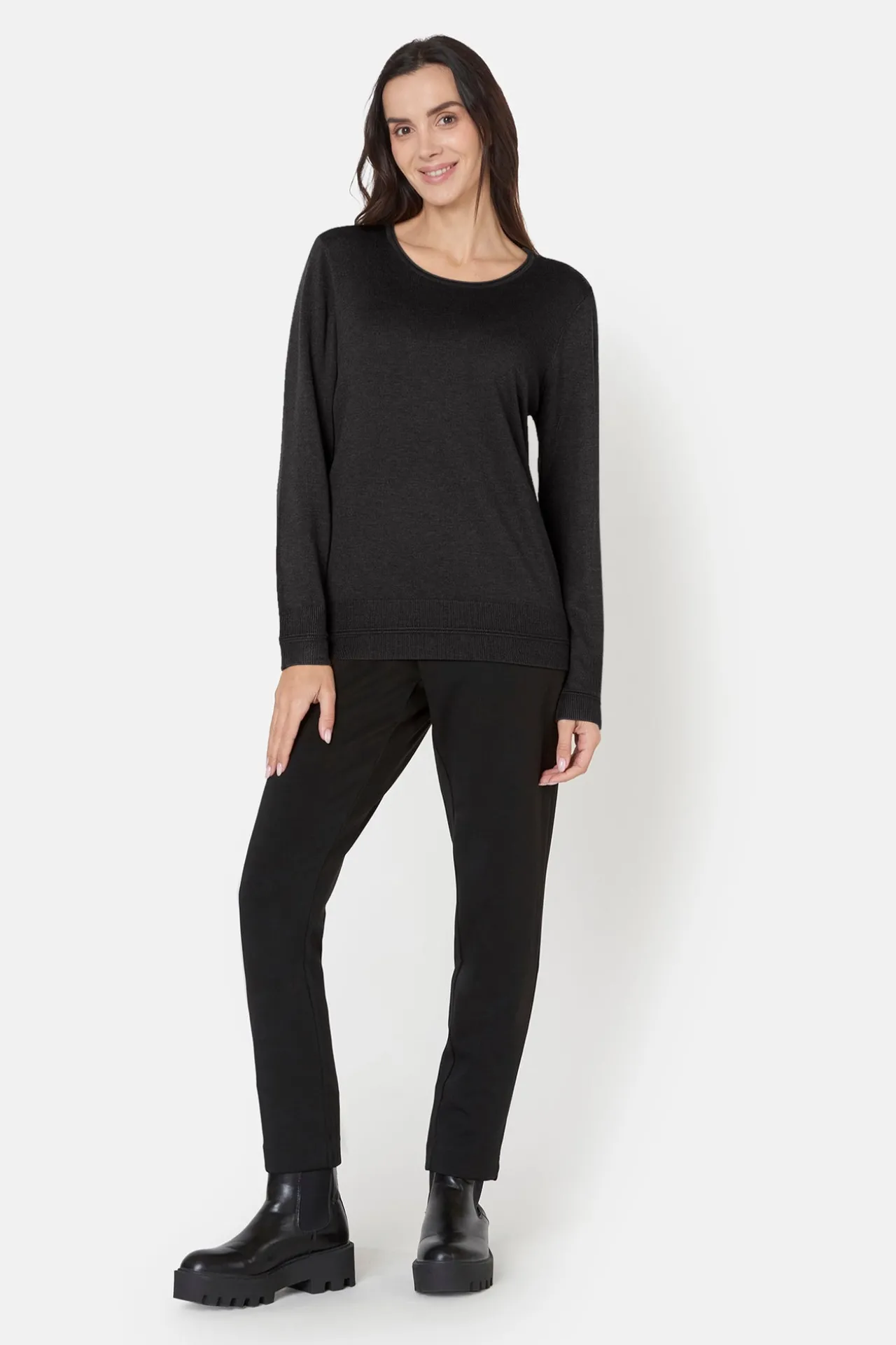 pullover_ohals__black_3-1.webp Pullover O-hals - Black