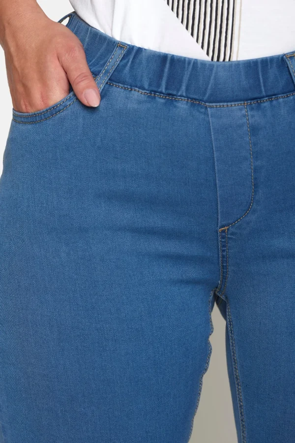 Sofia Capri Jeans - Medium Blue Denim
