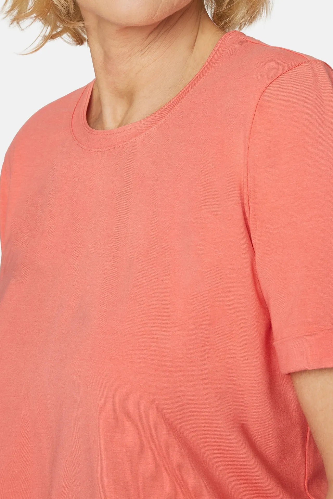 tshirt__coral_1.webp T-shirt - Coral