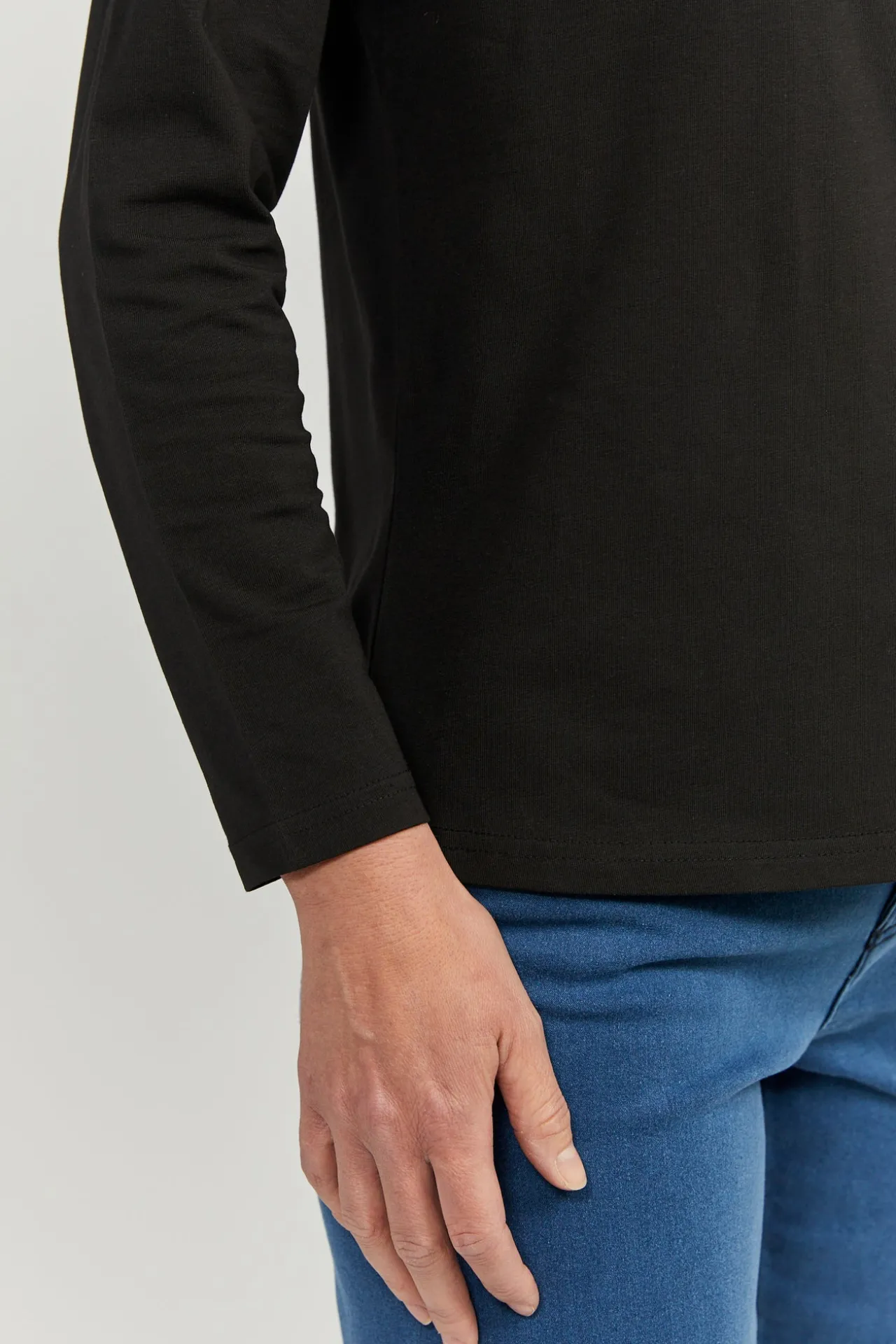 tshirt_langrmet__sort_1.webp T-shirt Langærmet - Sort
