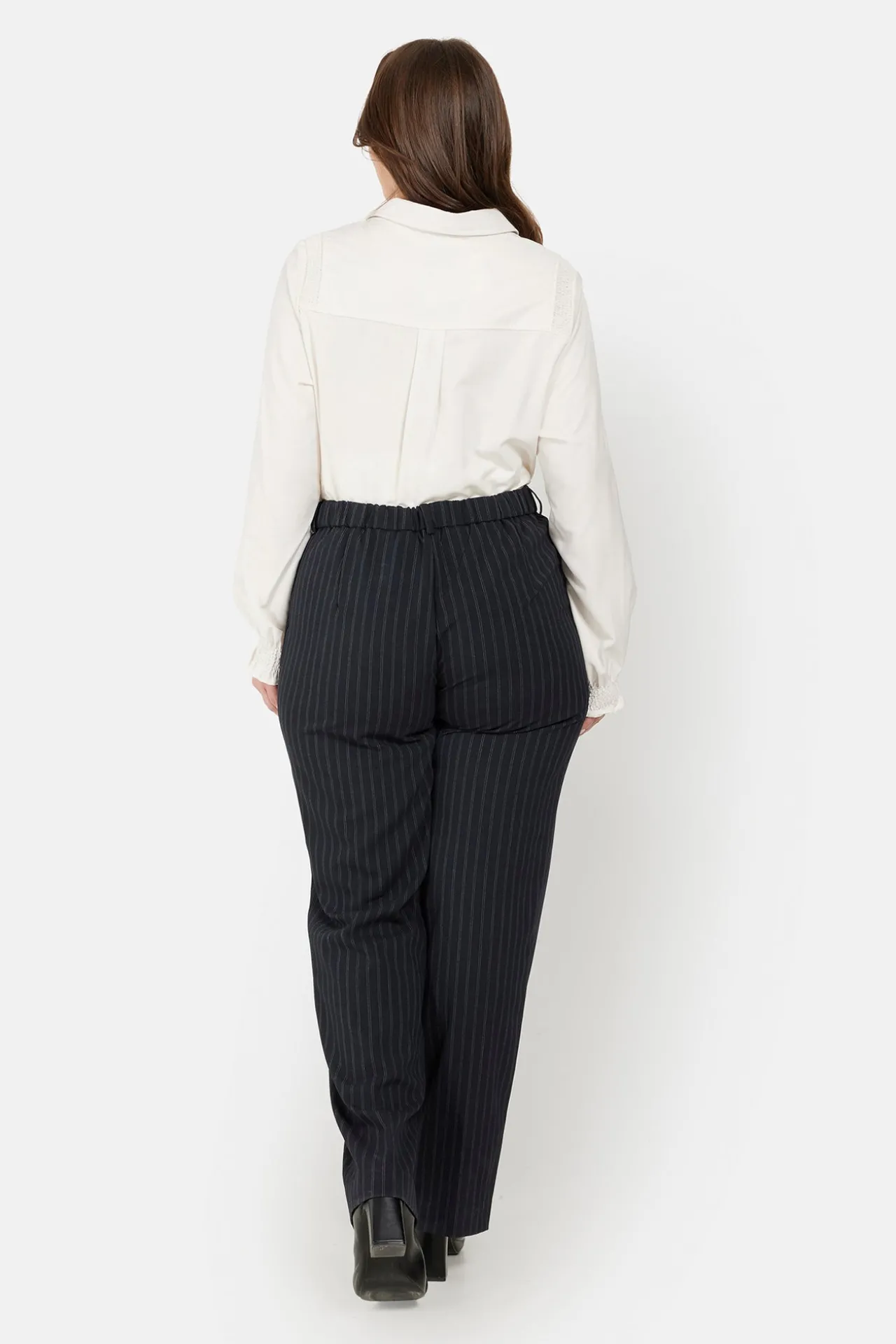 bukser__sort_pinstripe_3-1.webp Bukser - Sort Pinstripe