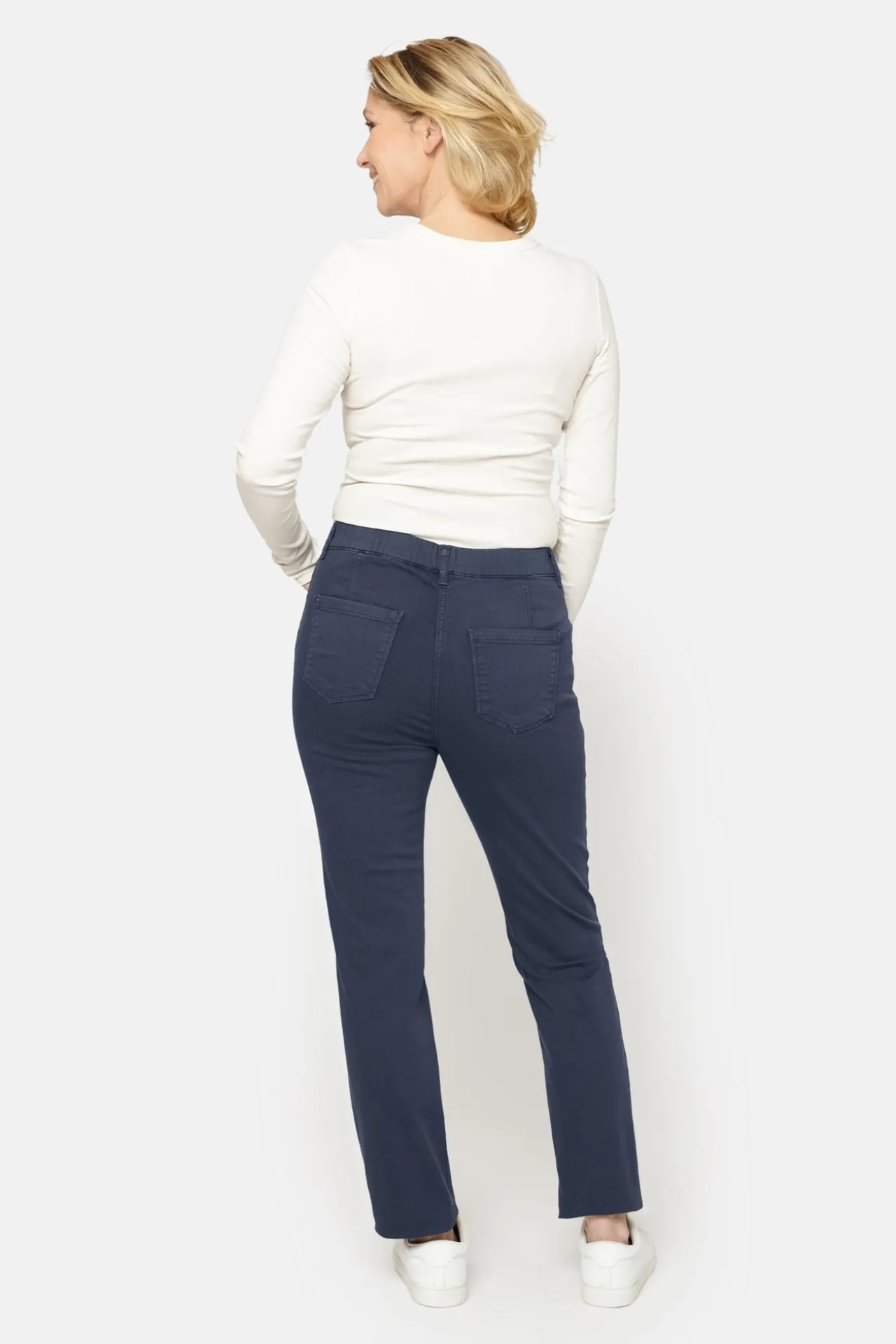 bukser_madelaine__midnigh_3.webp Bukser Madelaine - Midnight Blue - Straight fit