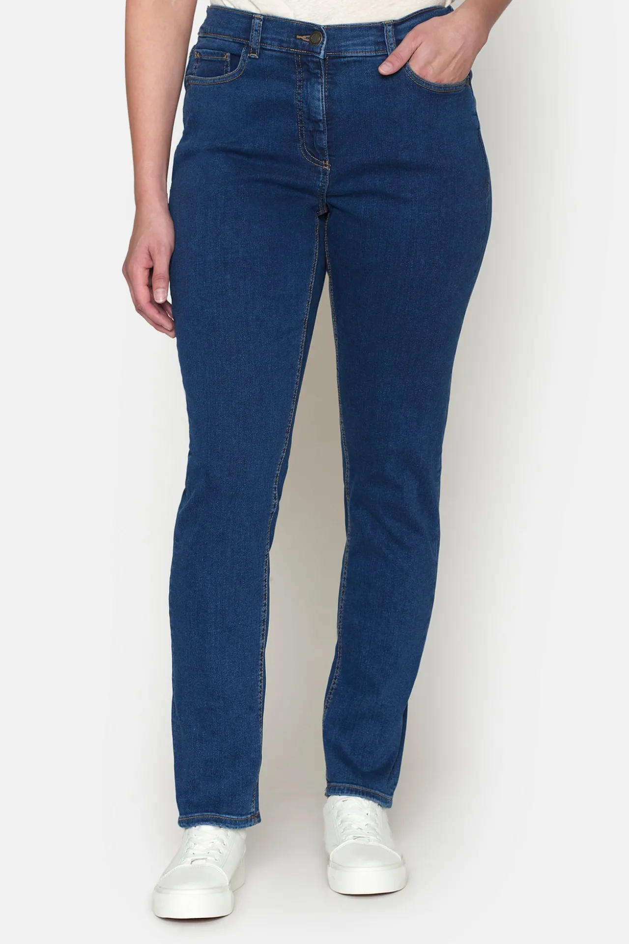 elisabeth_jeans__blue_den_0.webp Elisabeth Jeans - Blue denim - Curvy fit