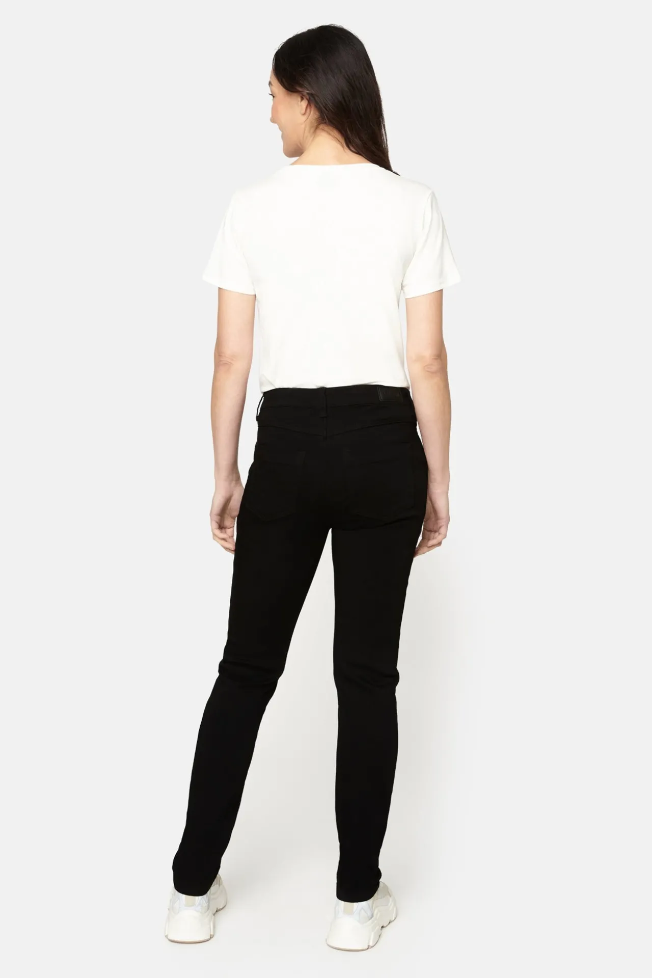 jeans_jane__black_tone_in_3.webp Jeans Jane - Black tone in tone
