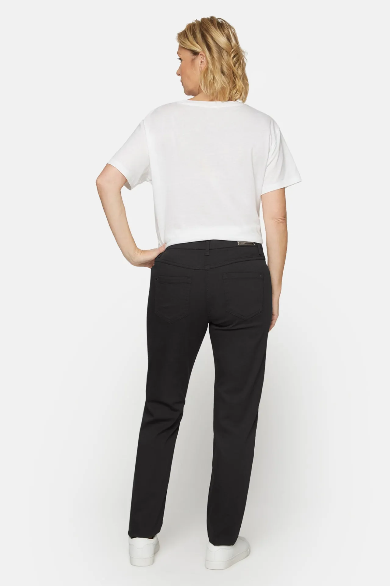jeans_madelaine__straight_3-1.webp Jeans Madelaine - Straight fit - Sort