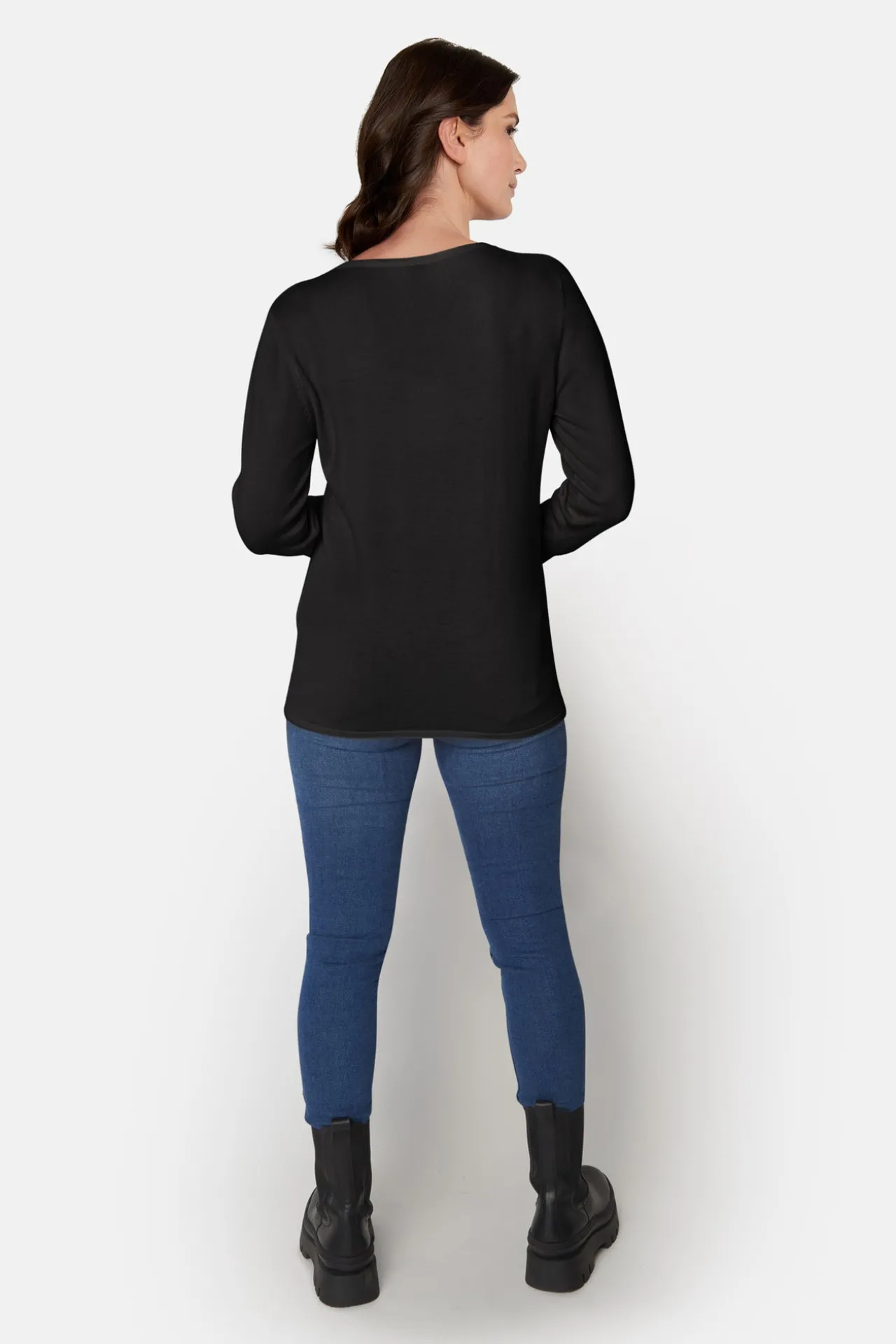 pullover__black_3-4.webp Pullover - Black