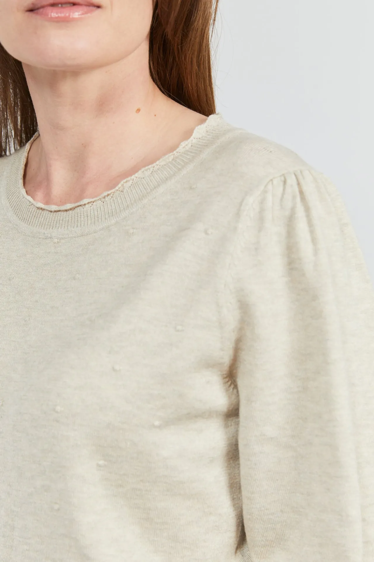 pullover_med_pufrmer__rai_2.webp Pullover Med Pufærmer - Rainy Day Melange