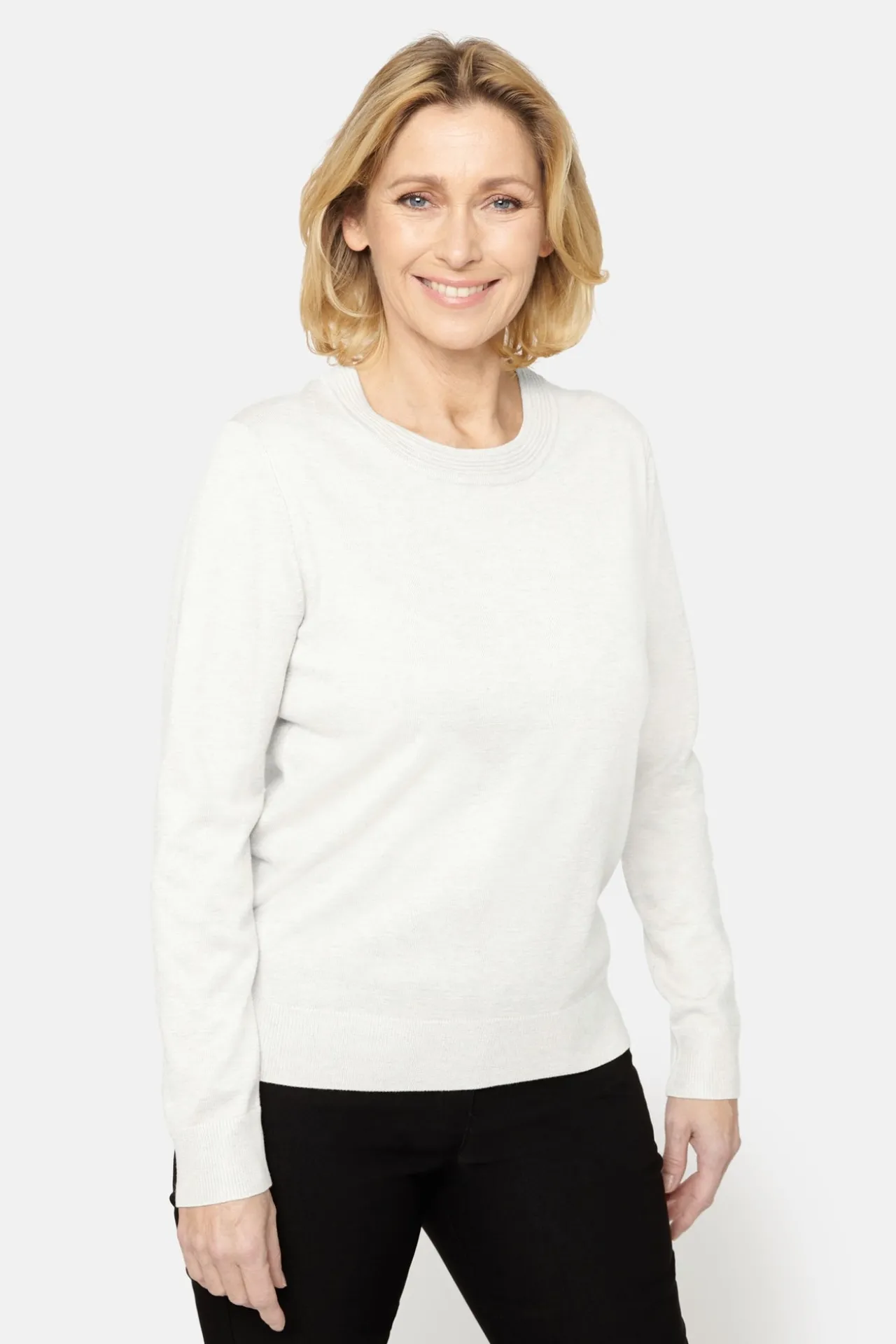pullover_ohals__off_white_0.webp Pullover O-hals - Off White