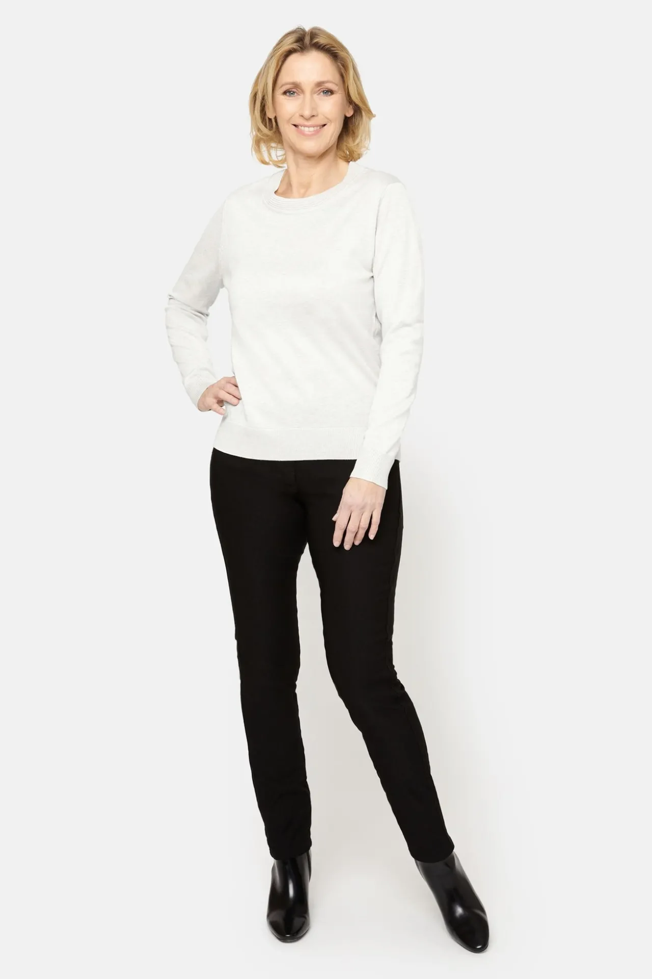 pullover_ohals__off_white_2.webp Pullover O-hals - Off White