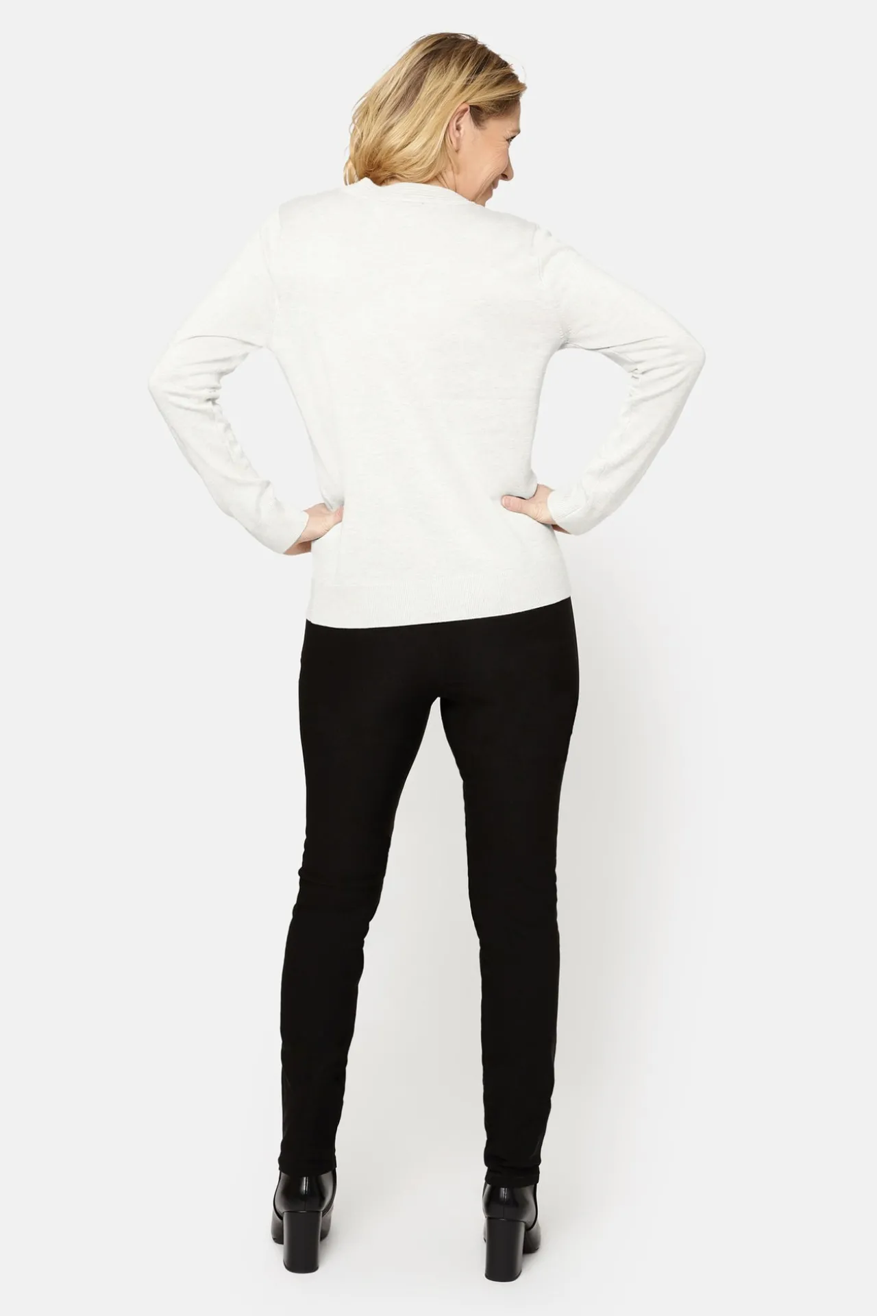pullover_ohals__off_white_3.webp Pullover O-hals - Off White