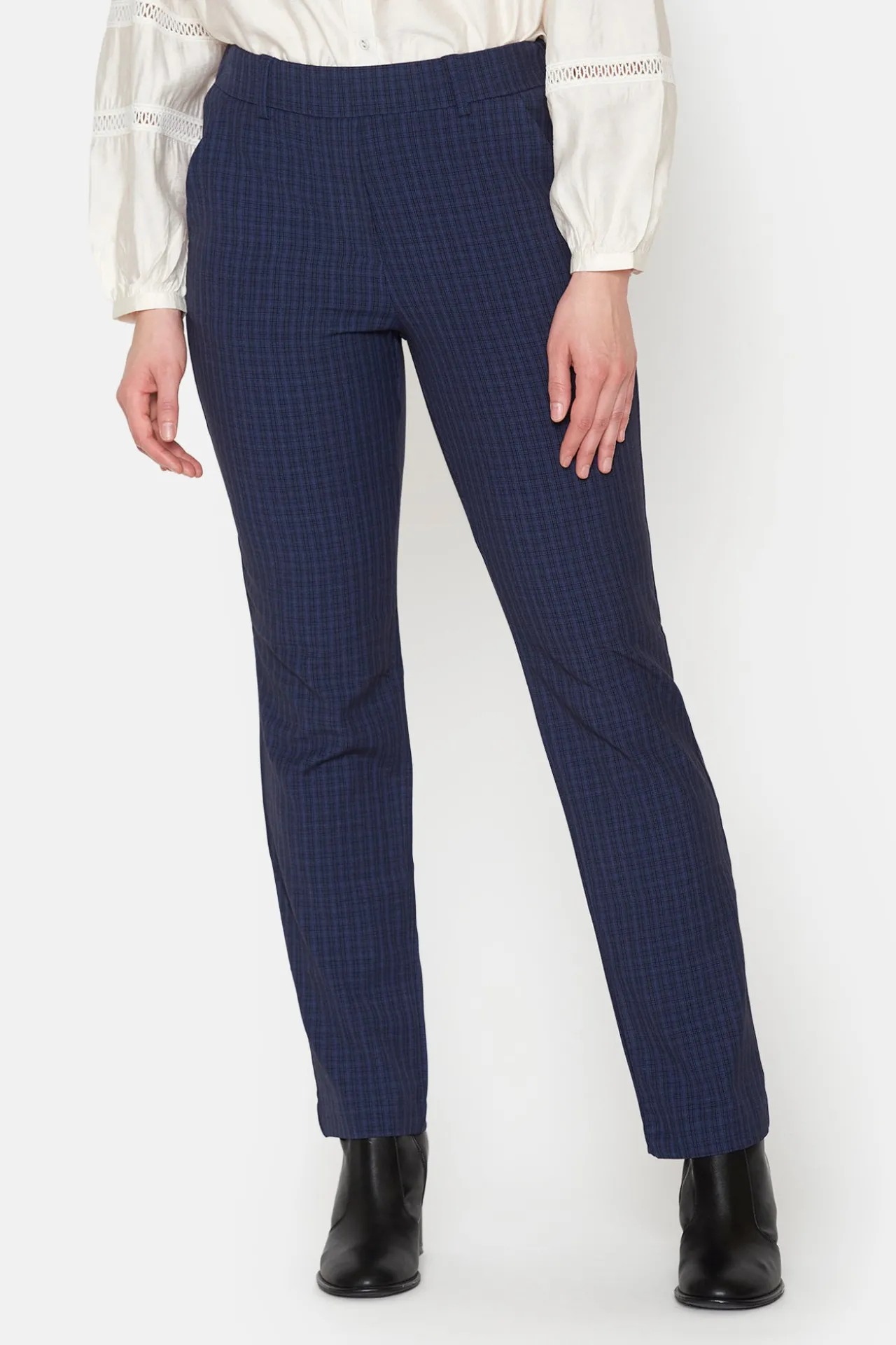 sofie_bukser_med_elastikb_0-9.webp Sofie Bukser Med Elastikbånd I Taljen - Midnight Blue - Slim fit